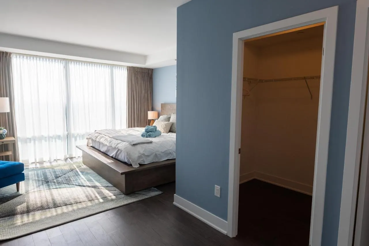 Apartment Luxury View In Toronto Downtown 3 Bedroom 2.5 Bathroom 1 Parking