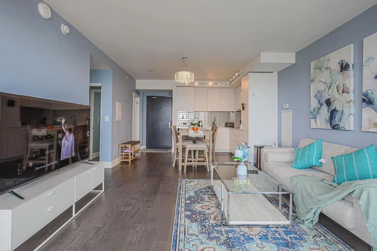 Luxury View In Toronto Downtown 3 Bedroom 2.5 Bathroom 1 Parking Apartment