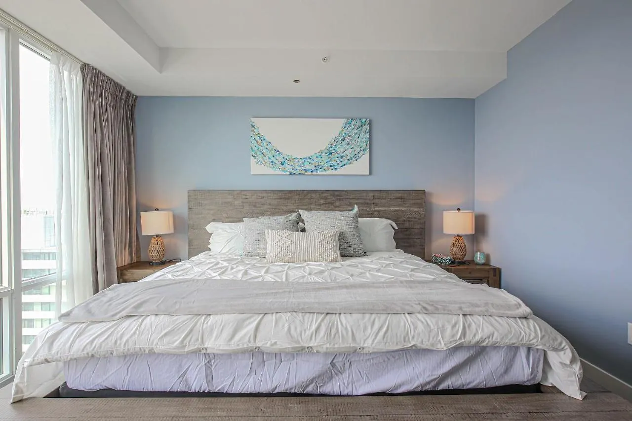 Luxury View In Toronto Downtown 3 Bedroom 2.5 Bathroom 1 Parking 0*,  Canada
