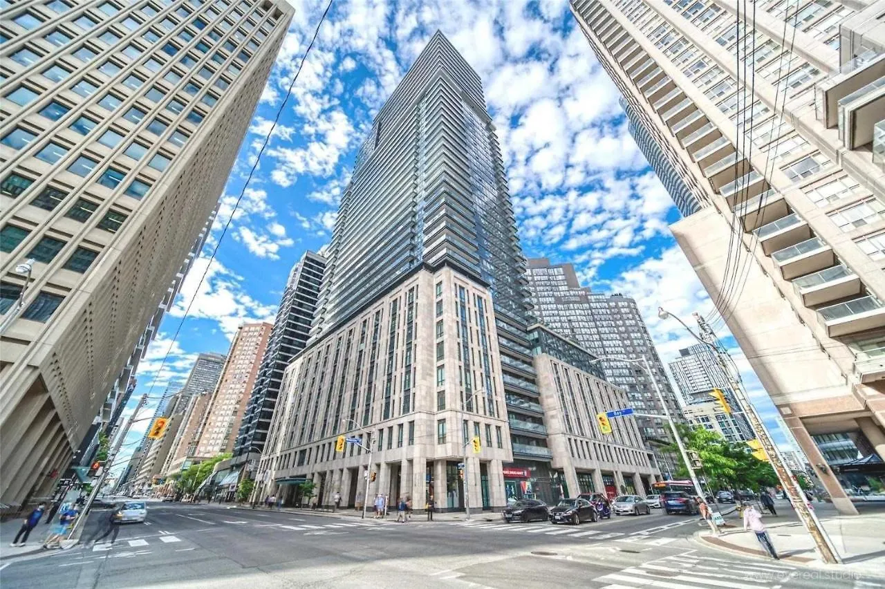 Apartment Luxury View In Toronto Downtown 3 Bedroom 2.5 Bathroom 1 Parking