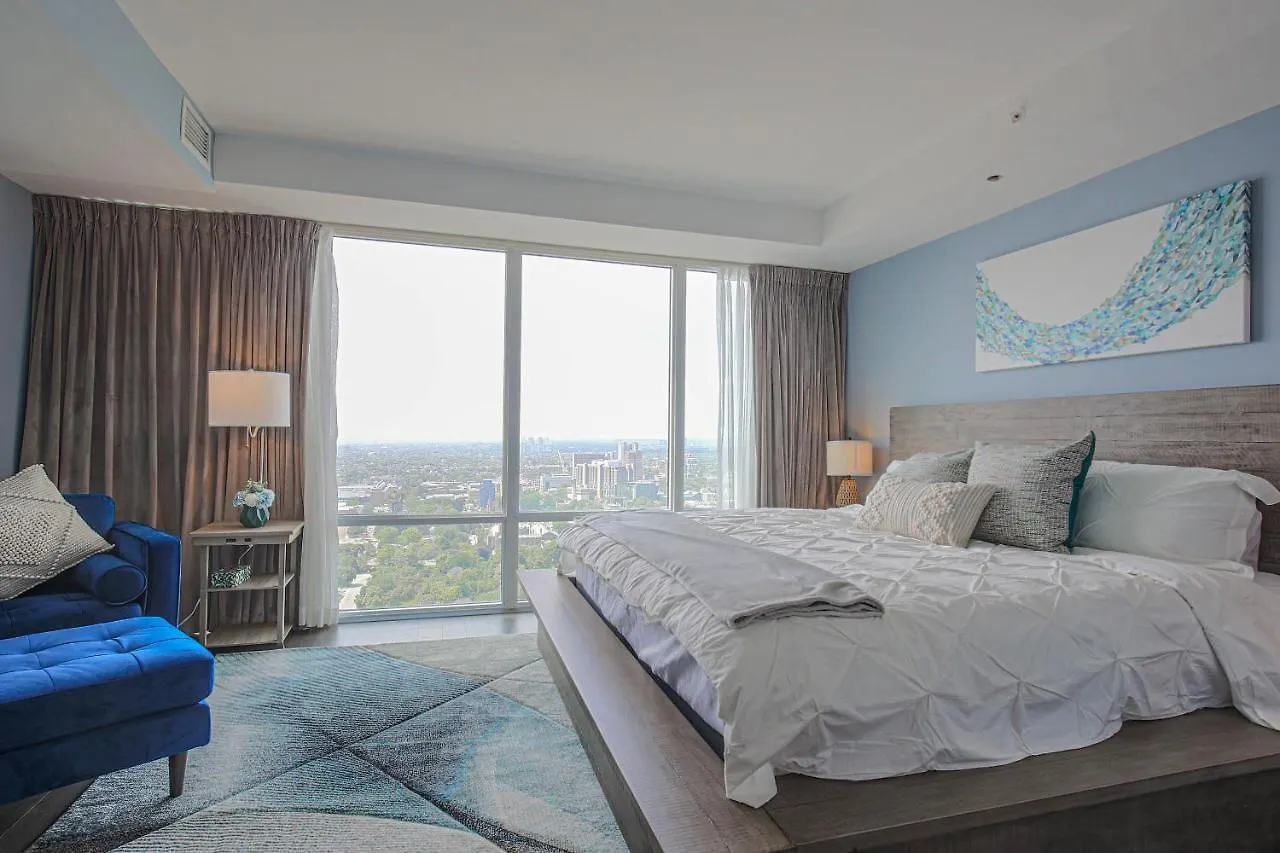 Luxury View In Toronto Downtown 3 Bedroom 2.5 Bathroom 1 Parking contacts