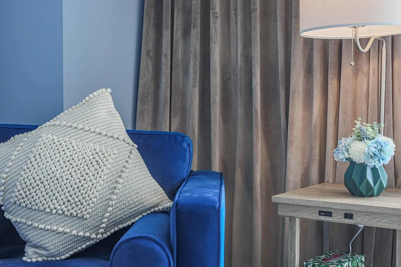 Luxury View In Toronto Downtown 3 Bedroom 2.5 Bathroom 1 Parking