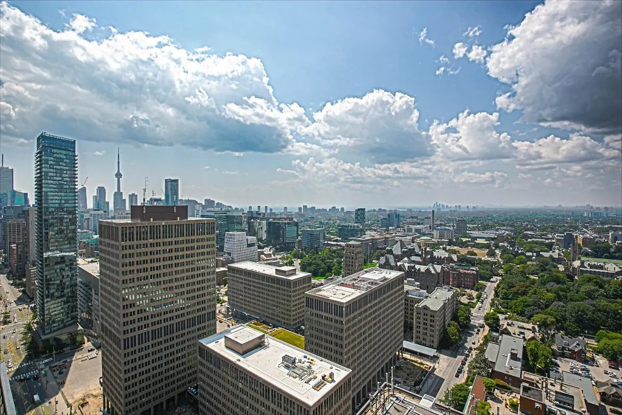 Luxury View In Toronto Downtown 3 Bedroom 2.5 Bathroom 1 Parking 0*,