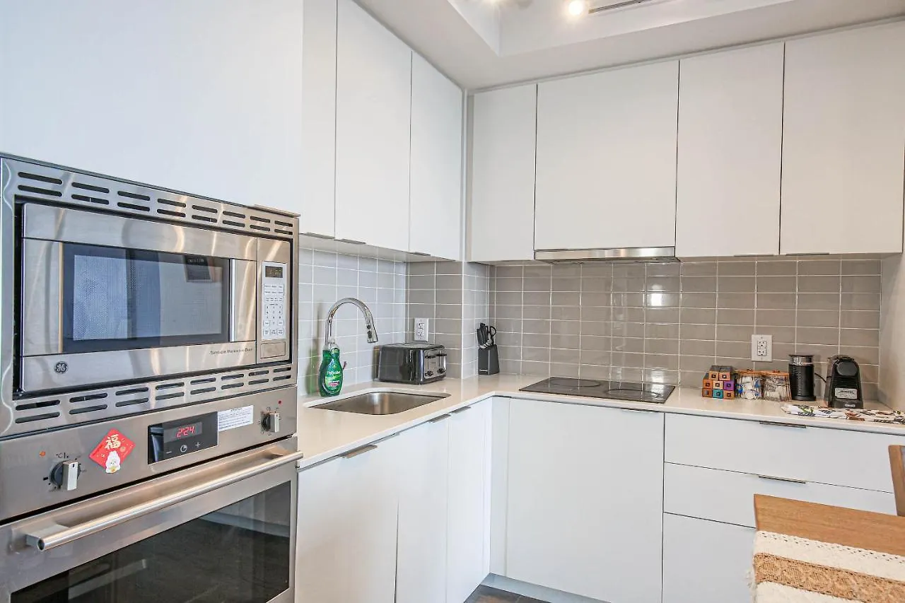 Apartment Luxury View In Toronto Downtown 3 Bedroom 2.5 Bathroom 1 Parking Canada