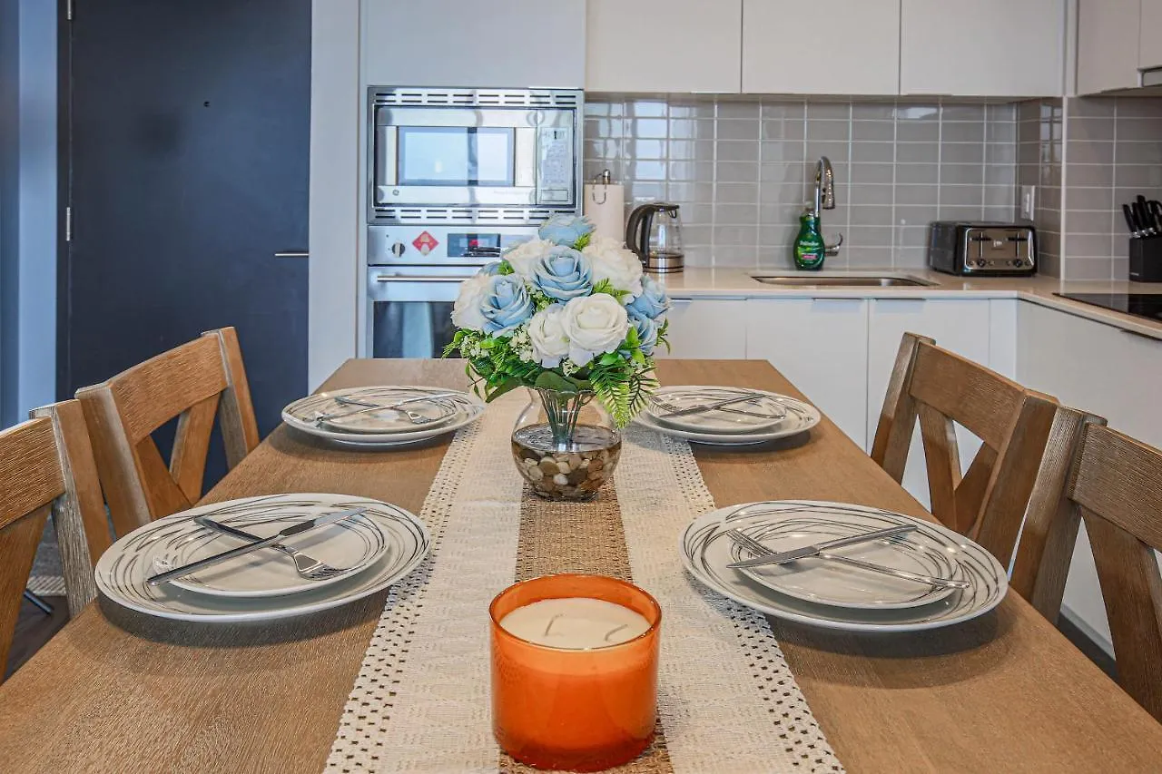Apartment Luxury View In Toronto Downtown 3 Bedroom 2.5 Bathroom 1 Parking Canada