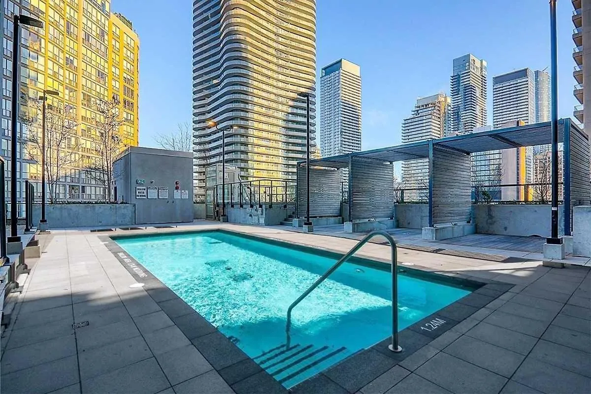 Luxury View In Toronto Downtown 3 Bedroom 2.5 Bathroom 1 Parking